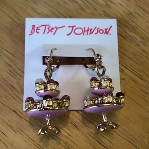 Betsey Johnson Gold Tone Two Tier Cupcake Stand With Cupcakes Drop Earrings NWT
